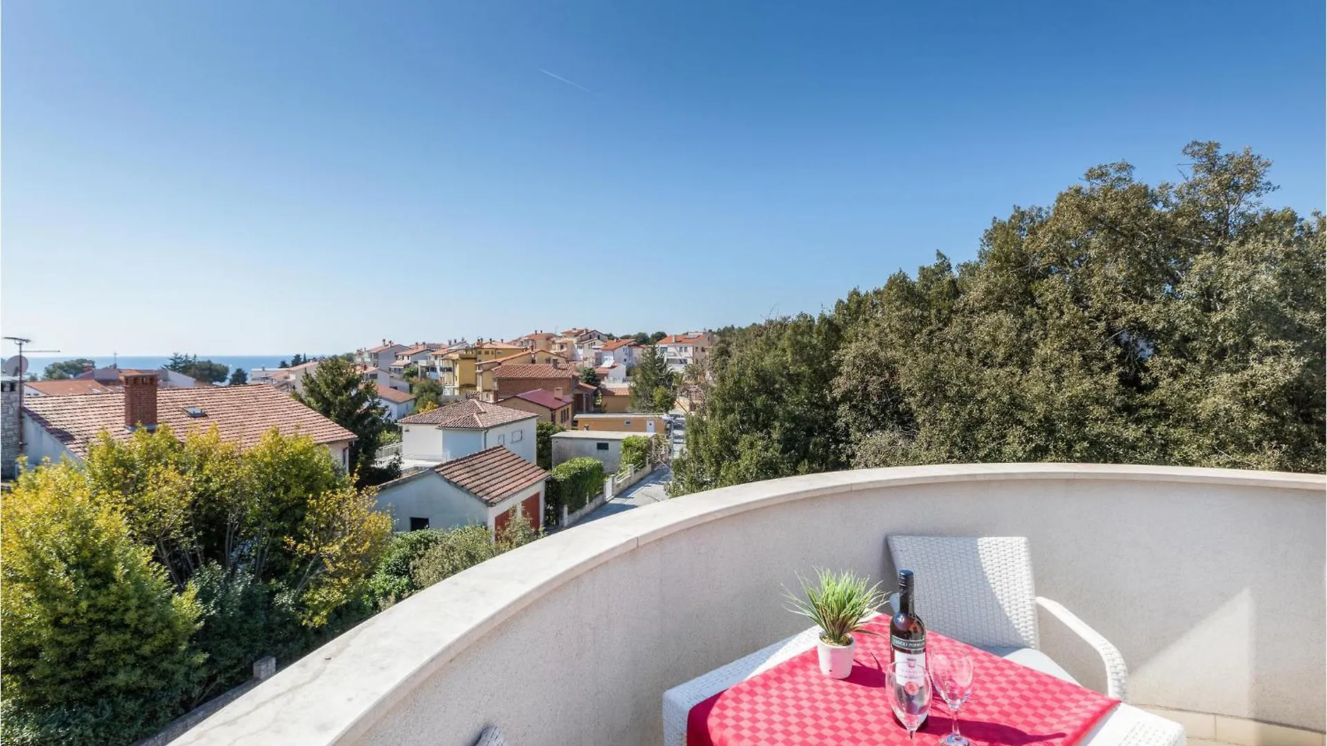 Stunning Apartment In Pjescana Uvala With Wifi