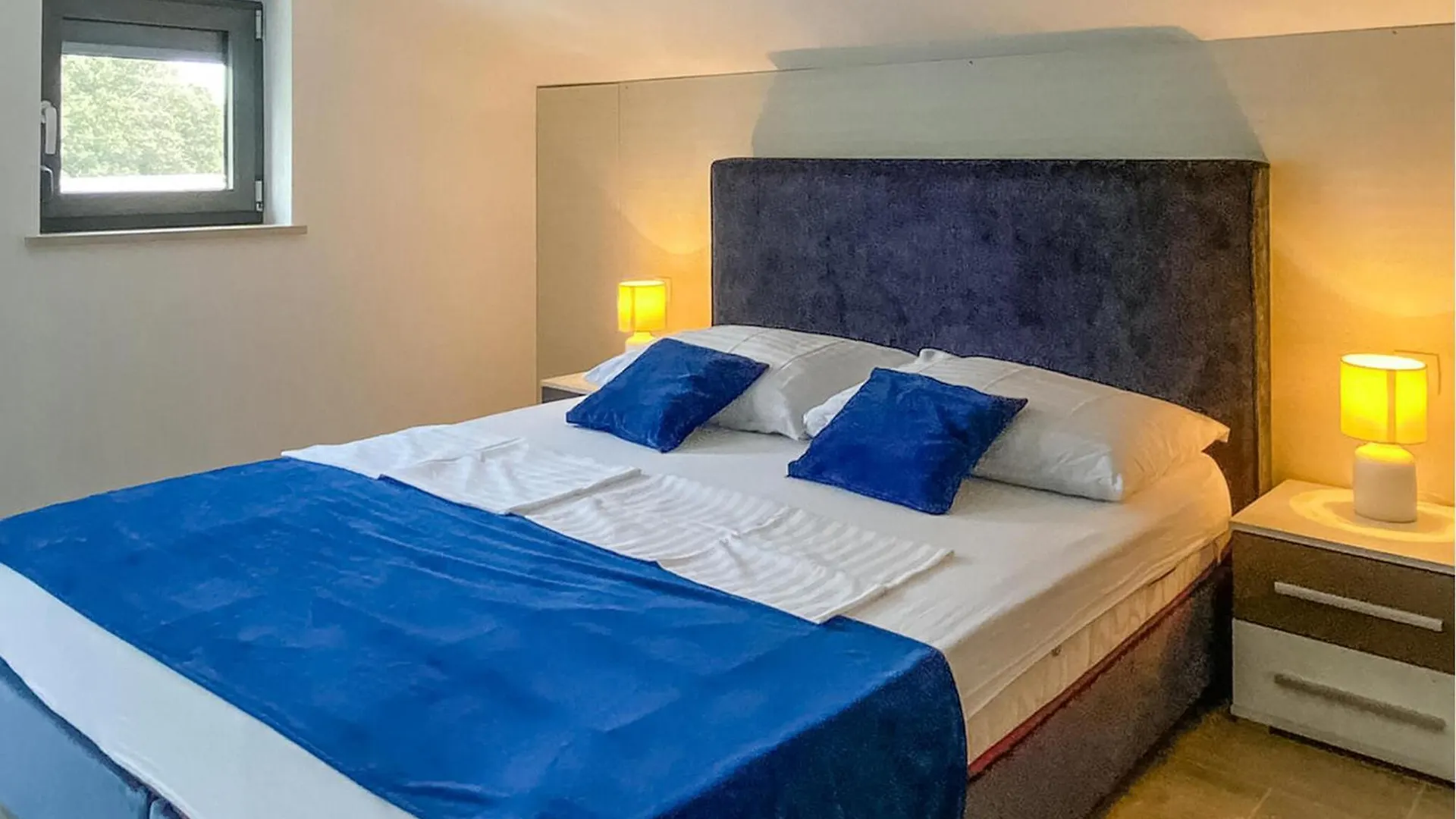 Stunning Apartment In Pjescana Uvala With Wifi