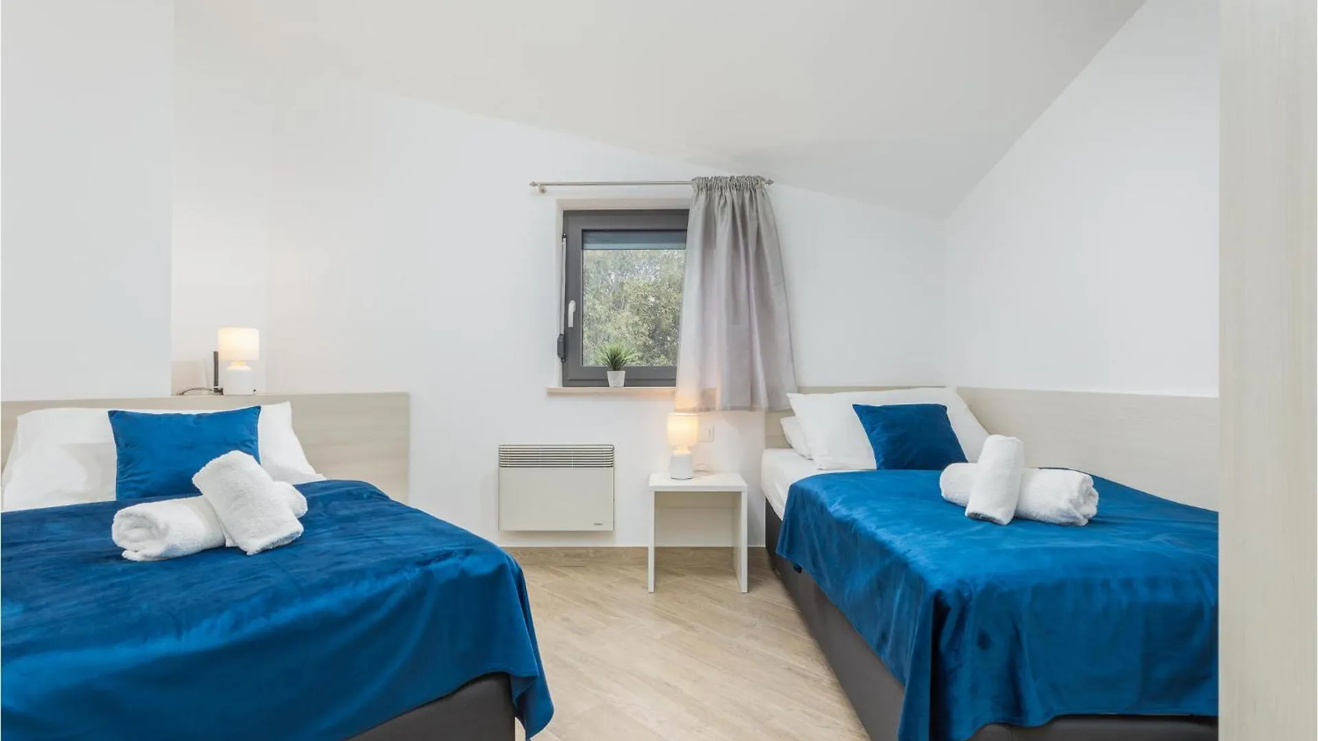 Stunning Apartment In Pjescana Uvala With Wifi