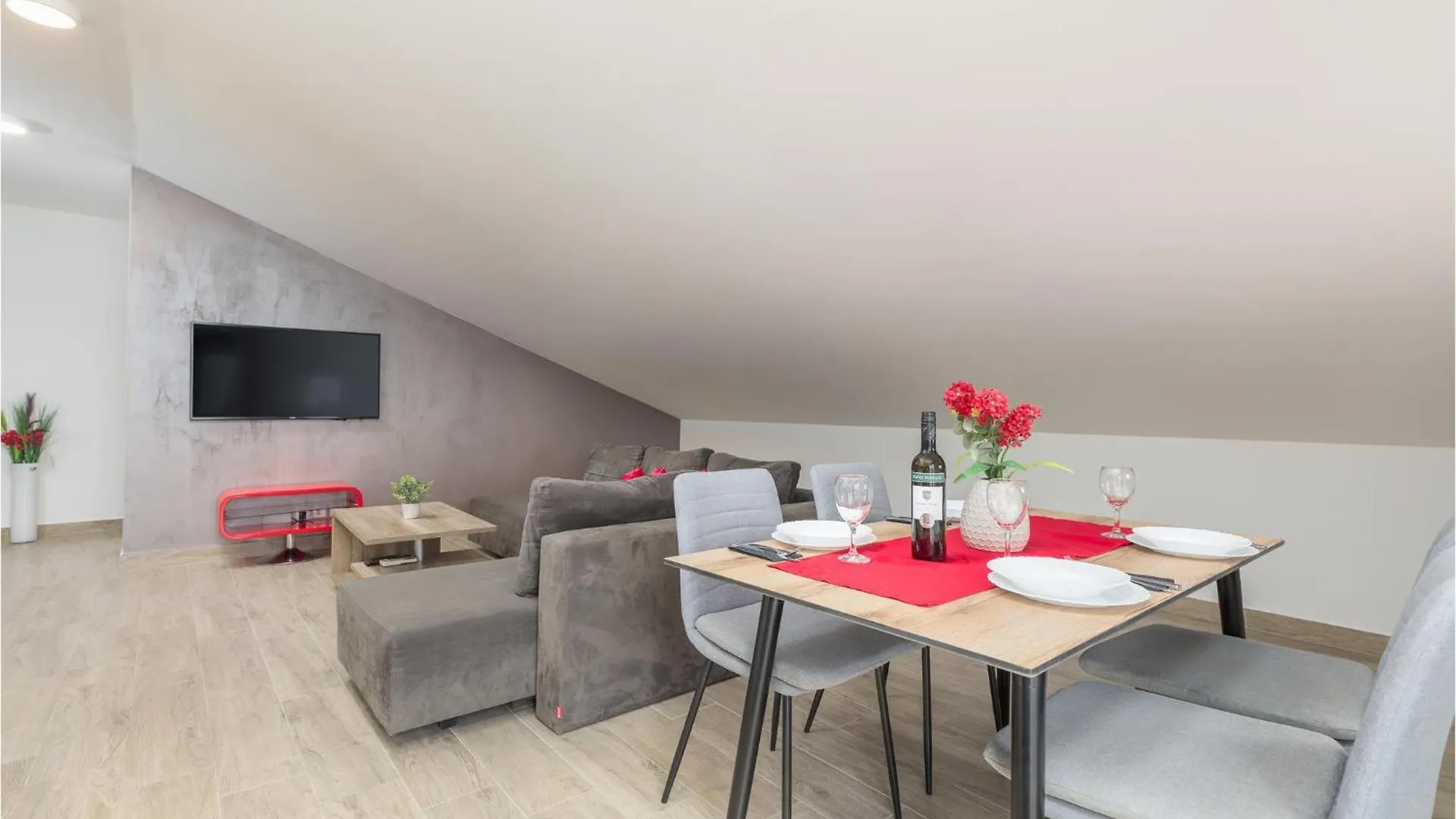 Stunning Apartment In Pjescana Uvala With Wifi